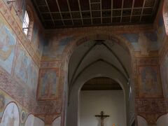 ４０分で聖ゲオルグ教会に到着しました。１０世紀に描かれた壁画が全面に描かれていました。