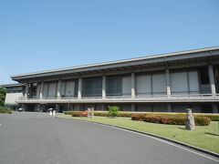 東京国立博物館へ移動．
常設展のみ観覧．
開館時間9時～16時半(週末は遅い)，入館料\620(特別展は別)，月曜休館．
まずは東洋館から．