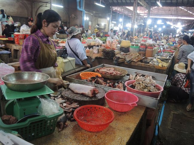 鮮魚コーナー　<br /><br />シェムリアップはトンレサップ湖に面していますから、魚は豊富です。