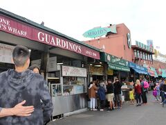 この辺りは、クラブや海老、クラムチャウダーなど、シーフードの屋台っぽいお店が並んでます。
