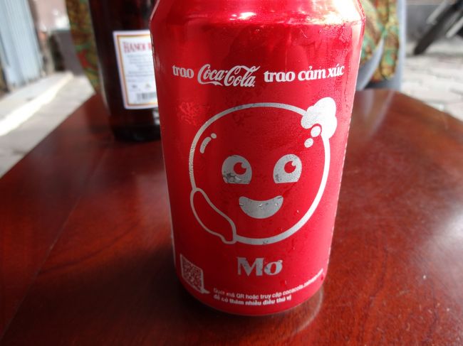 休憩してコーラです。<br />顔が描いてある。かわいい。