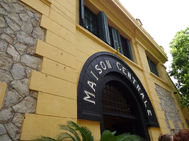 収容所。<br />ベトナム戦争とかいろいろ考えさせられます。