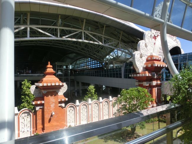 こちらはエバー航空の利用に便利です。