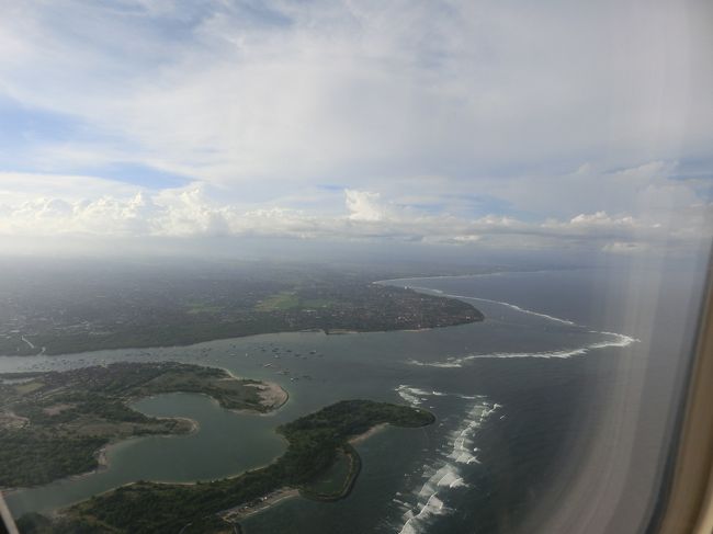 ベノア湾を超えてスランガン島を左手にサヌール方面へ上昇して行きます。