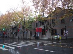 ＜新天地＞
旅程表には
・欧州情緒溢れる現代的な繁華街○新天地（20分）とありました。
短いストリートで片道10分なので往復で20分らしいです。