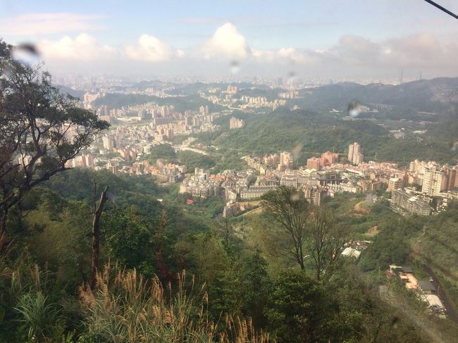 帰路の景色は晴天の下、素晴らしいものでした。天気次第で印象がずいぶん変わるので、ロープウェイに乗る場合は、天気予報を確認してくださいね。