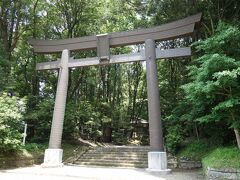 天岩戸神社から高千穂市街に戻った後、
電動自転車をレンタルして、槵觸神社にやってきました。
レンタル自転車を運転していると、地元の中高生が挨拶してくれました。
最初はびっくりしましたが、気持ちがほっこりしました。