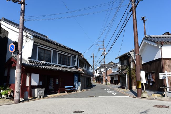 東に向かって歩いてきた町並みを、この交差点で北に曲がります。<br /><br />結果的に元に戻る方角なんですが、道が違うので・・・。