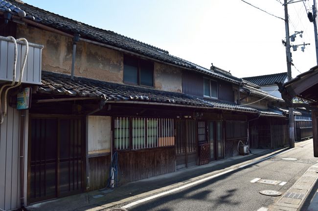 趣のある町家が連なる町並みの中に・・・