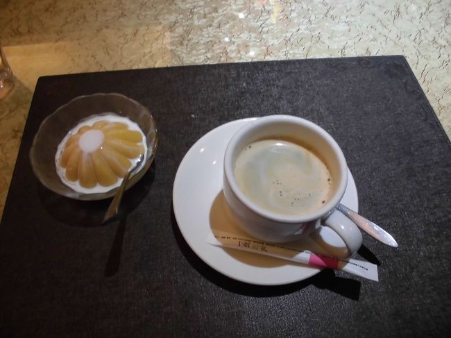 デザートにプリンとｺｰﾋｰ。