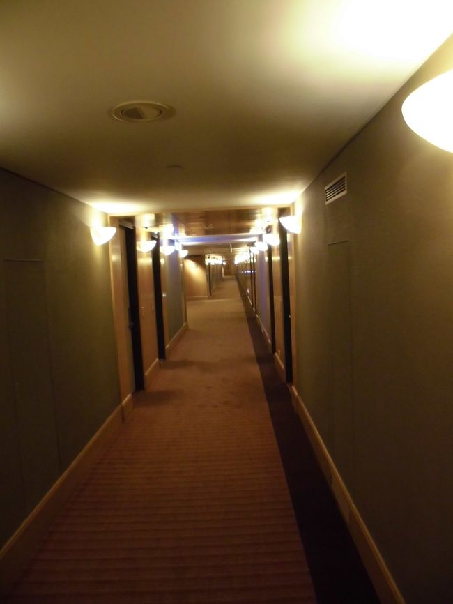 松の廊下？　長い。