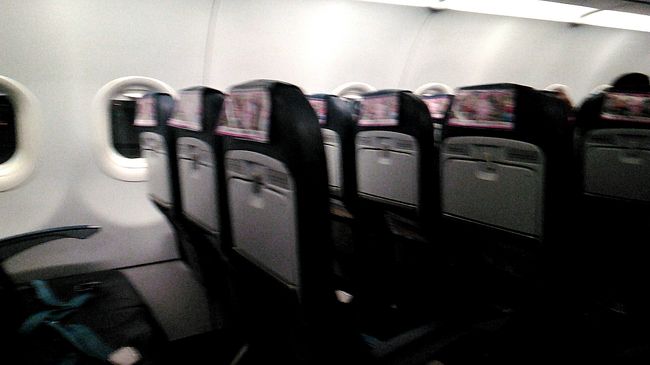 後方の席を指定しましたが、後方4列は私だけでした。<br />横になって寝れる～とちょっとうれしかったです。