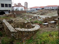 リゾートホテルの建設現場横には遺跡のような発掘現場。
初期キリスト教会跡かと想像する。