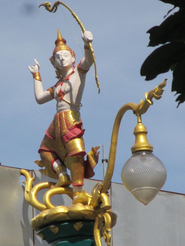 シーチャン通りの街路灯。