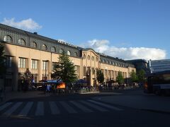 ヘルシンキ中央駅。木曜夕方6時だが、閑散としている。ヘルシンキの人口は約60万人