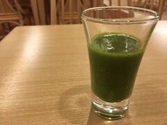 ３日目の朝。
石垣島ビーチホテルサンシャインでの朝食ビュッフェ。
スムージーがあったので、飲んでみた。