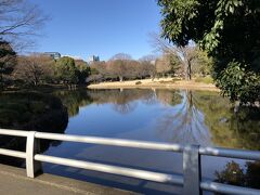 北の丸公園に入り
公園内を抜けて靖国神社に行きます。
今日は公園はメインではないので
サラッと通るだけです。