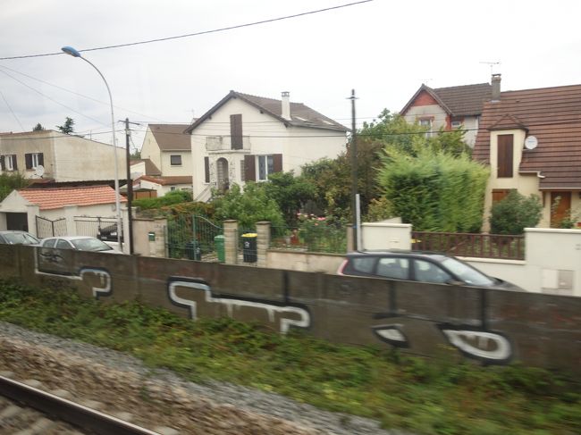 パリに近づいてきた感がする車窓からの風景。