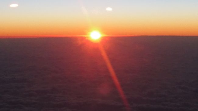 素敵な初日の出を　大好きなGarudaIndonesiaの中で<br />(((o(*ﾟ▽ﾟ*)o)))