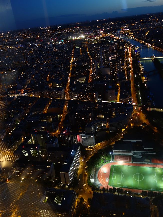 パリの夜景が一望できる。