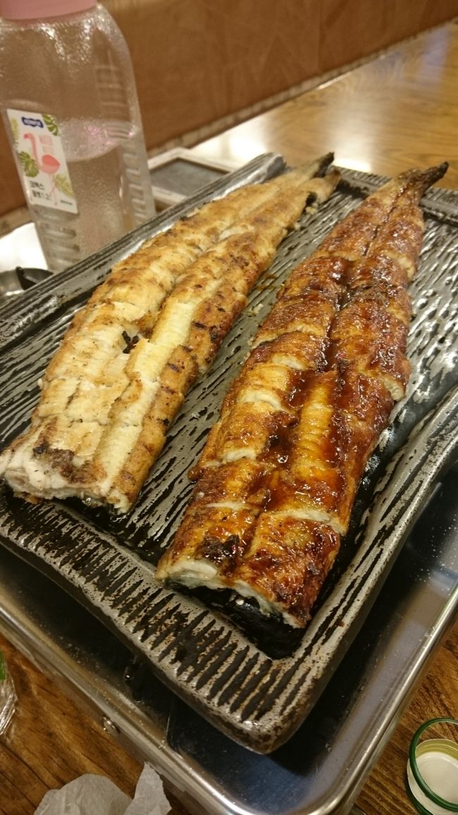 鍾路３街の宿の近くにて焼鰻で、もう一杯、<br />初日から飛ばしてるかも