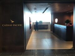 Cathay Pacifit Loungeへ移動。