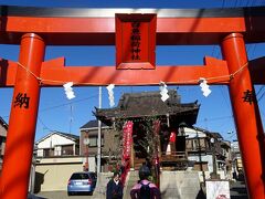 六カ所目は『白魚稲荷神社』昔の羽田は漁村特有のわらぶき屋根が多く、建て込んだ家並みから火事が起こらぬように無病息災の神として祀った事が発祥となっています。