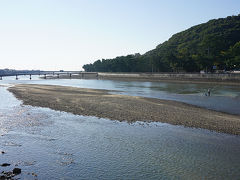 ●財田川

街中を抜けると、財田川に出合いました。
久々のサイクリング、気持ちいい！

