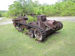 旧日本軍の戦車。95式だったかな？
これが米軍の戦車と比べるともう、ね……。