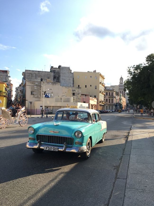 街歩きをしながら、オビスポ通りへ向かいます。