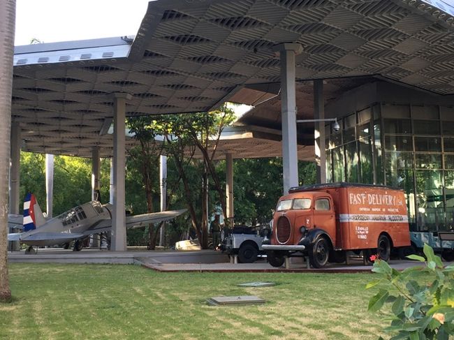 この他にも、銃弾後の残るトラックなどが展示してありました。