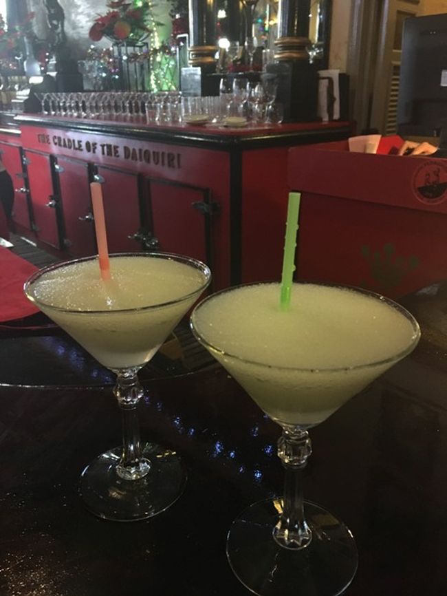 ボデギータを素通りして、フロリディータでダイキリを。<br />こっちも混雑していますが、なんとかトイレ前のスタンディング席をゲット。<br />うん、おいしい！