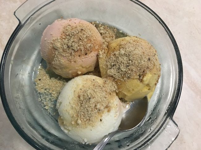 上に、アーモンドの粉末？と砂糖がかかっていて、美味しい。<br />さっぱりしていて、甘さが残らない。