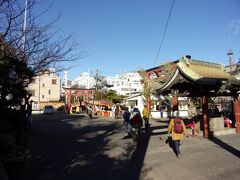 最初に７番の穴守稲荷神社に到着です。
ここでお参りをします(-人-)。