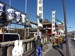羽田神社へ入ります(^_-)-☆。
ここでゆっくりお参り取れる時間ができるようです。