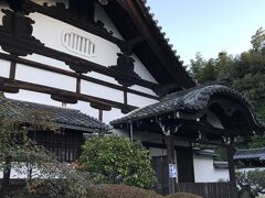 東福寺の本坊庭園を見ることができなくて残念・・。
なんて思いながら駅に戻る途中にあった　芬陀院　に立ち寄りました。
