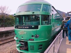 別府駅から約1時間の列車の旅を楽しんで、由布院駅に到着!