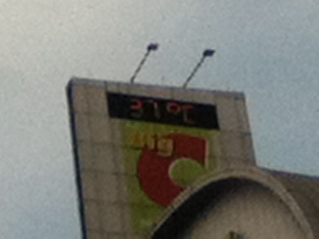 気温は３７℃<br />この通りは大渋滞　なので、こんな写真が撮れました　ラッキー！<br /><br />サパンクワイのホテル到着は１８時２０分でした<br /><br />この日の観光には、１２時間かかりました　実際、現場で見たのは３０分　充実した１日になりました！　よかったです！