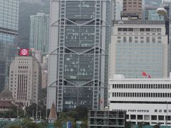 香港島に上陸しました。
HSBCのビルは独創的な形をしてますなあ～