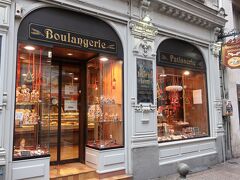 ストラスブールのパン屋さん「Boulangerie Artisanale Lenhardt（ブーランジェリー パティスリー アンス）」。