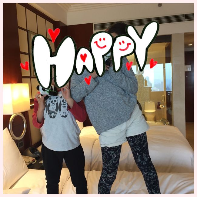 子どもたちにはパンダのぬいぐるみもいただきました♡<br />あ、隠れてる？