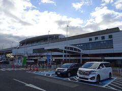 神戸空港駅から、神戸新交通ポートアイランド線で三宮駅に向かいます。
SUICAが使えて便利です!!