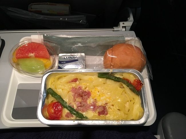 機内食②<br /><br />昨年と一緒な気がする…