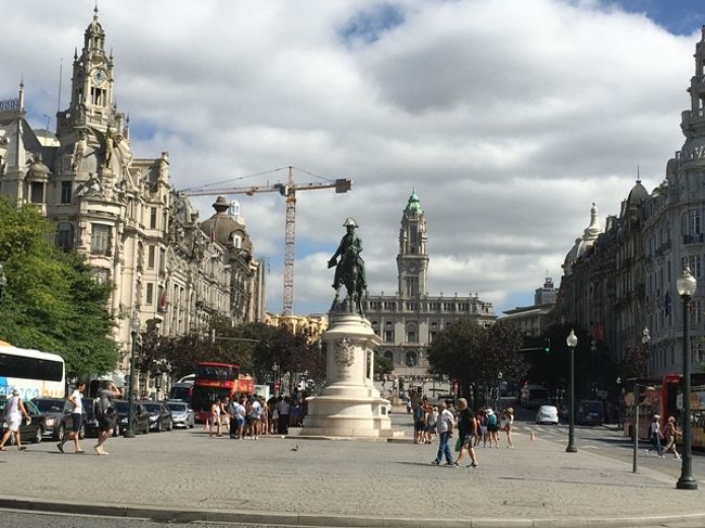 ８月４日（金）<br />早速街歩きに。<br />リベルダーデ広場。<br />