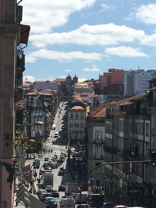 グレゴリウス教会の入口から。<br />ちょっと高台になっているので、見晴らしがいいです。