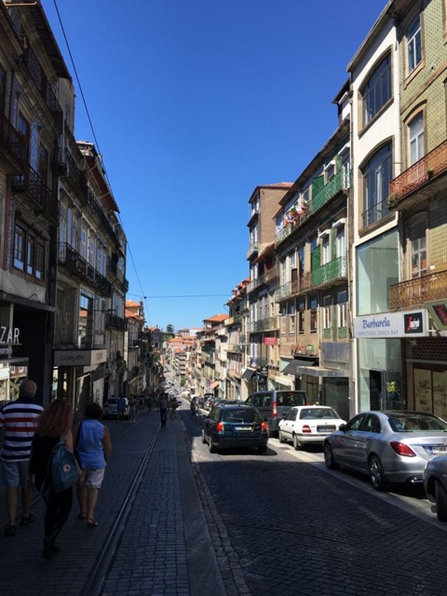 一度、アパートに帰ります。いい立地に宿をとると、やっぱり便利♪