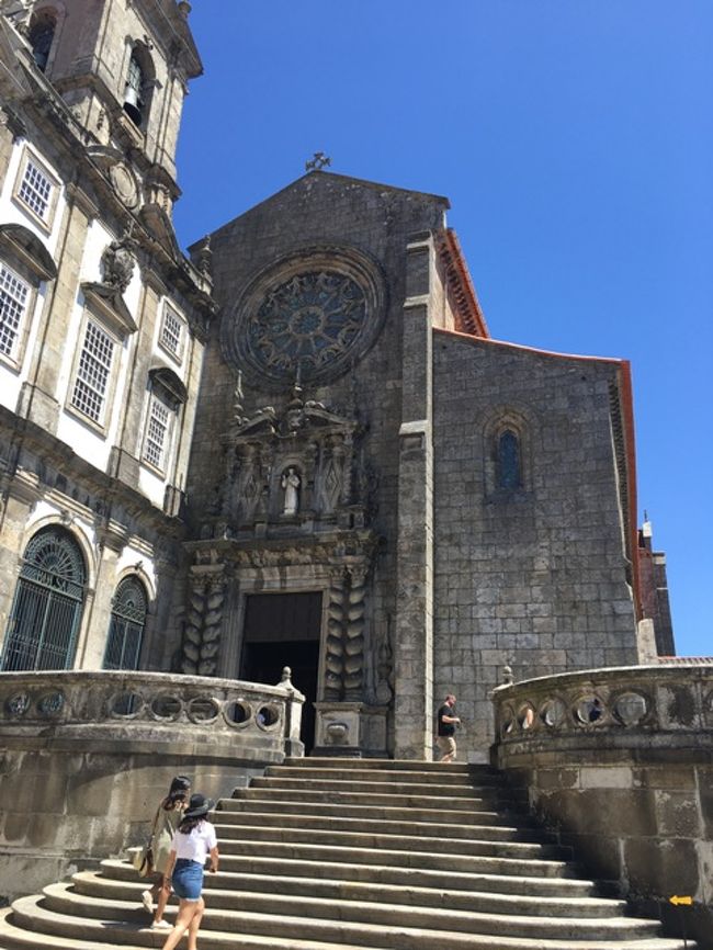 サンフランシスコ教会（５ユーロ）に到着。