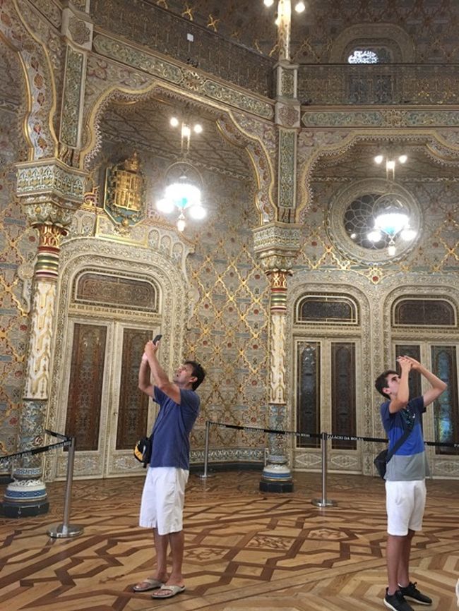 すてきな宮殿。でも、やっぱり、外の世界の方が、未知の世界の方が、わくわくするはず!!!