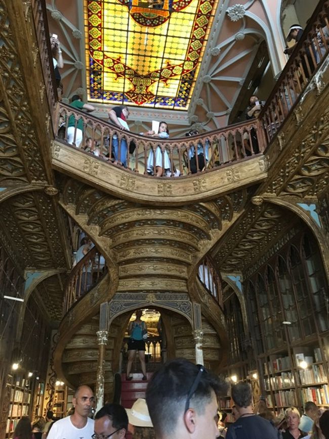 今、思い出しても異時代、異文化、異空間でした。