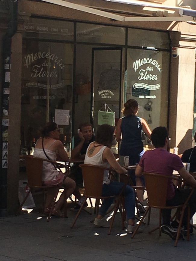 セレクト食品も置いてあるので、会計の際に、オリーブオイルやバカリャウ缶を購入。